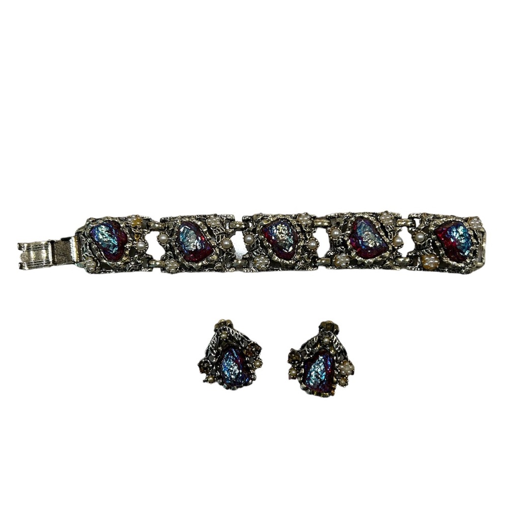 Vintage 60’s bracelet and earring set.